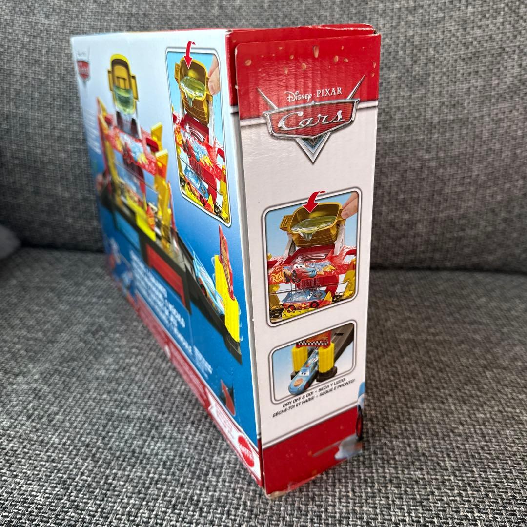 マテル社 ディズニー カーズ 洗車プレイセット 色が変わるマックィーン