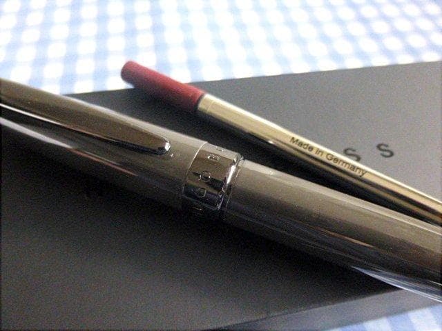 ■ドイツ製 HUGO BOSS(ヒューゴボス)アイコングレーローラーボールペン