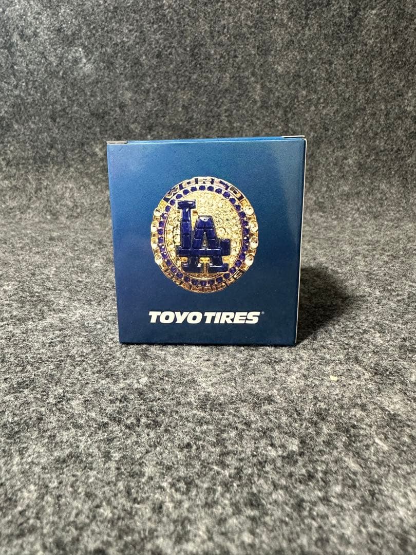 記念グッズ 2024 Champions Ring (Mookie Betts)