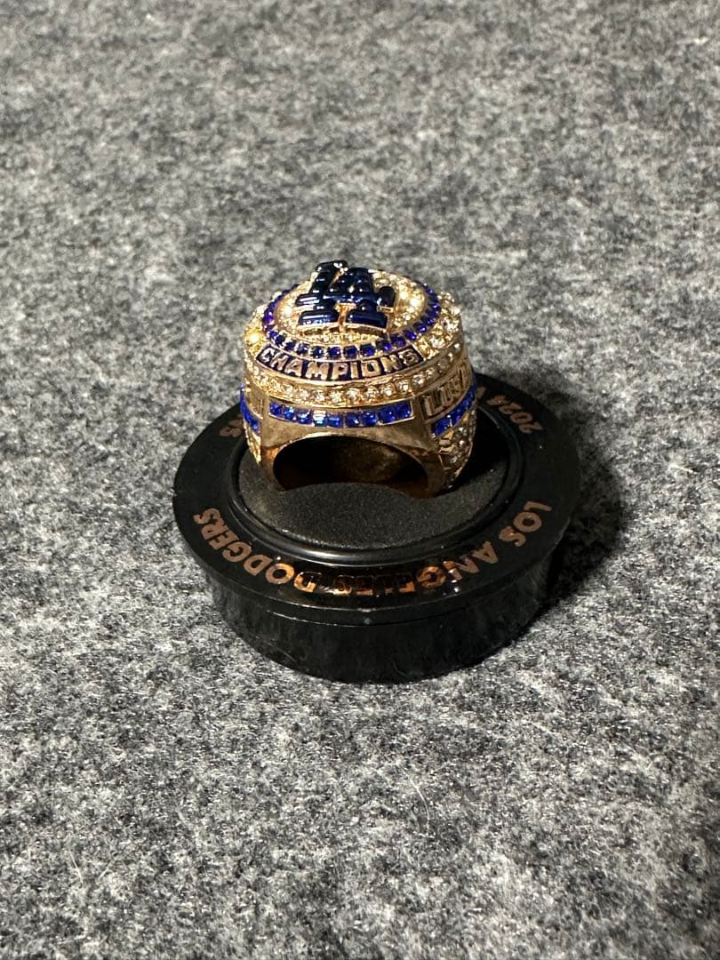 記念グッズ 2024 Champions Ring (Mookie Betts)