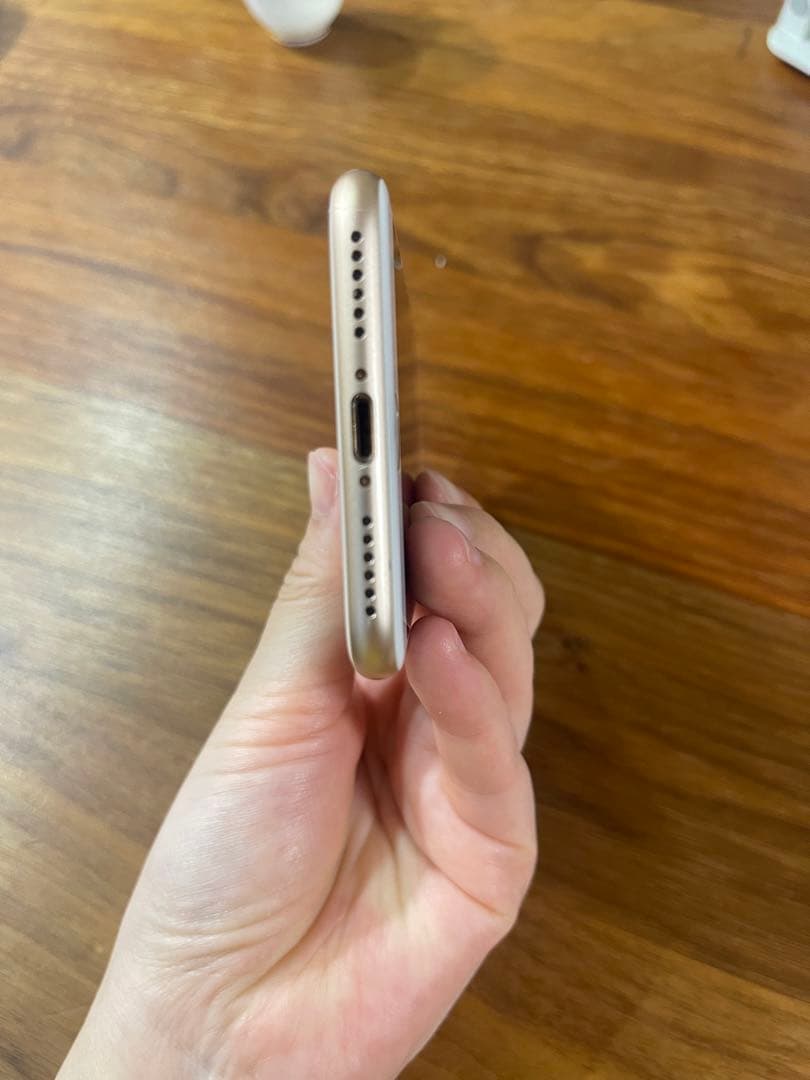 携帯電話本体 iphone8