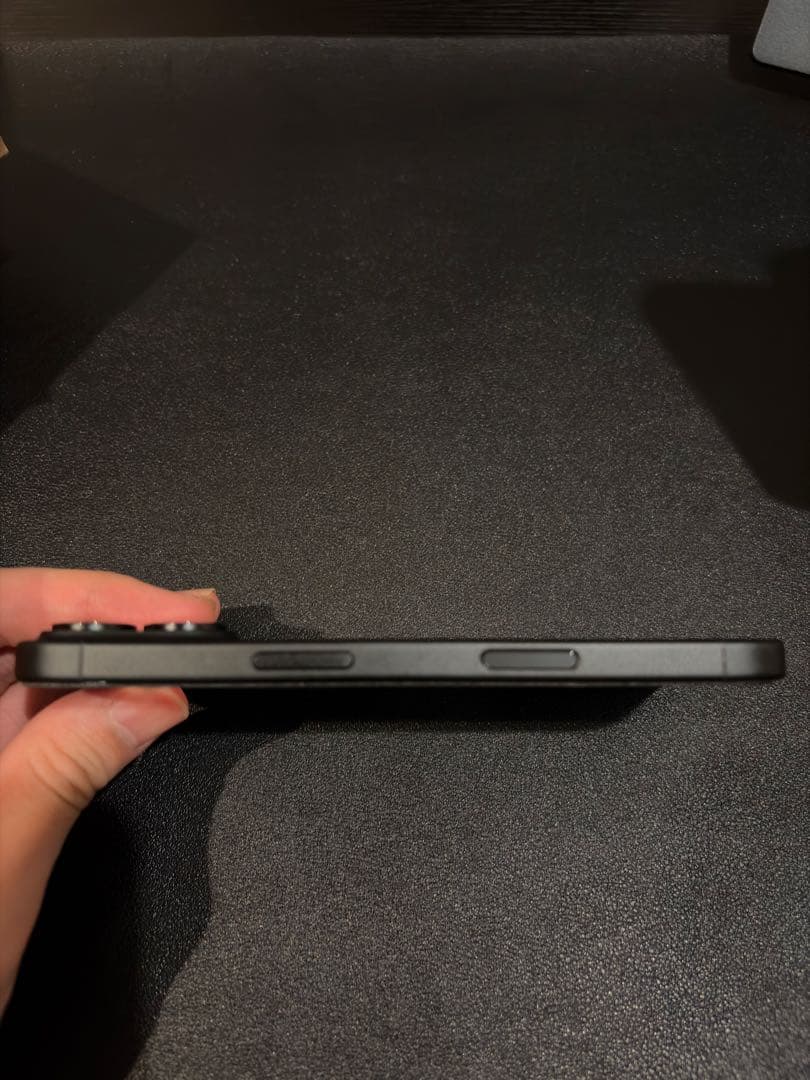 Apple iPhone 16 ブラック 128GB バッテリー100%