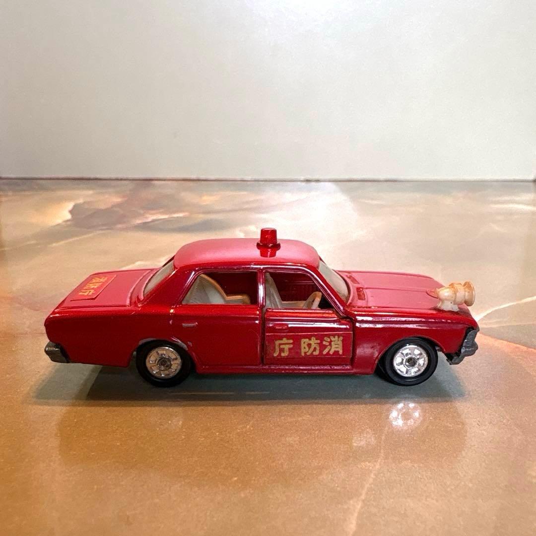 トミカNO.27 トヨタクラウンファイアチーフカー 1Eホイール 日本製