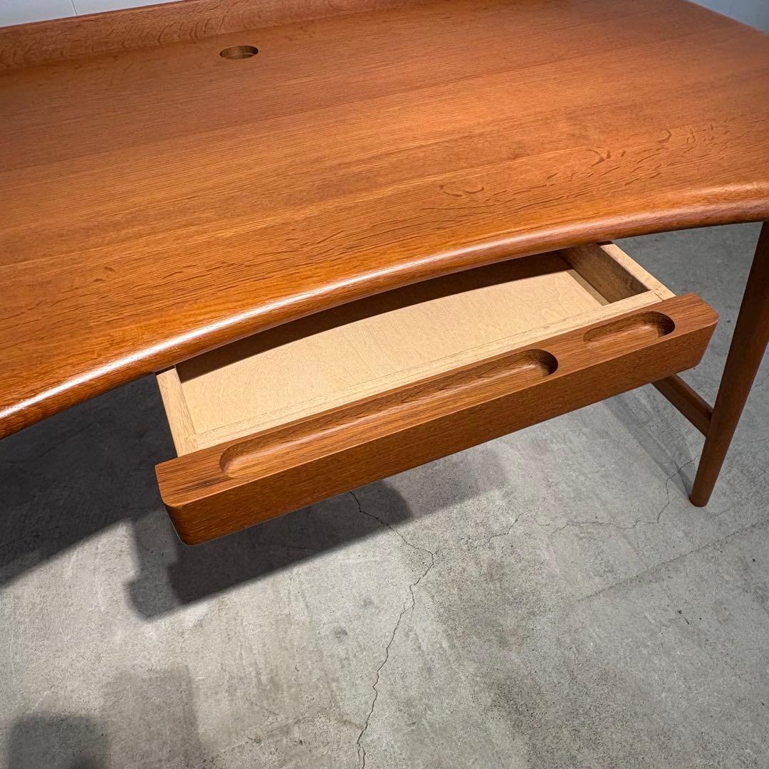 キツツキ　クレセントシリーズ　デスク