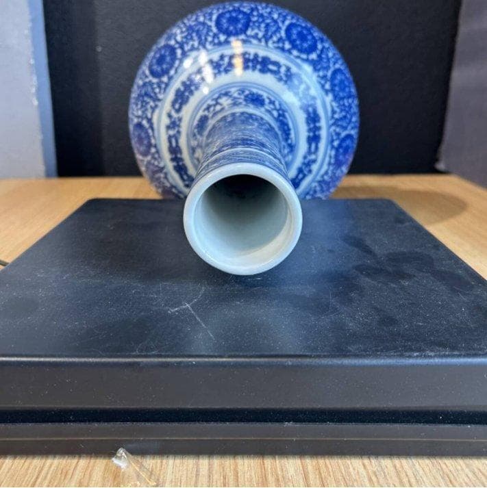 S8006　大清乾隆年製　青花　花瓶　中国古玩　古術　花器　陶器　希少　年代物