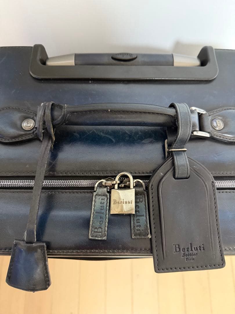 【美品】べルルッティ スーツケース FORMULA 1000トロリー