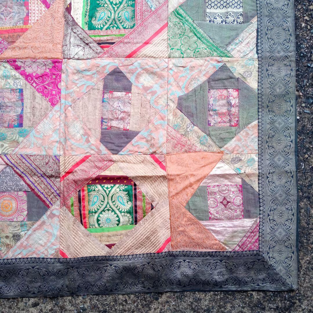 アンティーク　ビンテージ　インド　サリー　シルク　パッチワーク　継ぎ接ぎ　古布