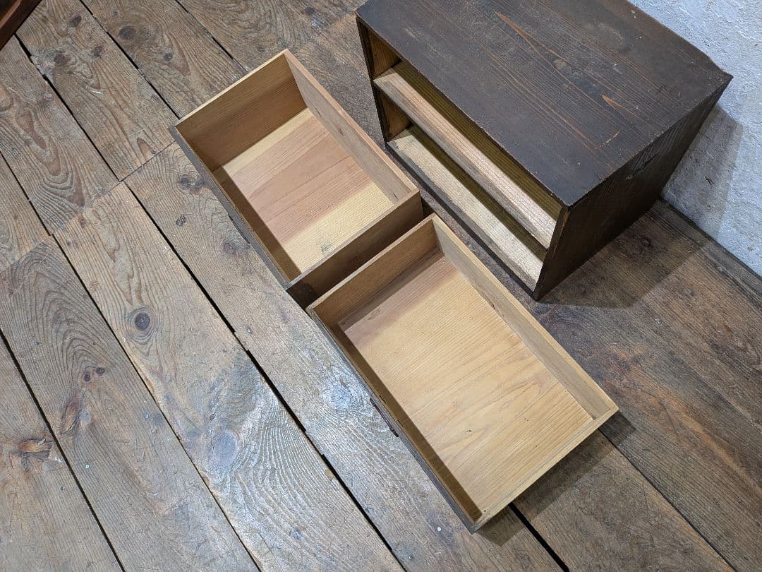 1116　アンティーク　杉の小引き出し　小箪笥　収納棚　ケース　古家具　レトロ