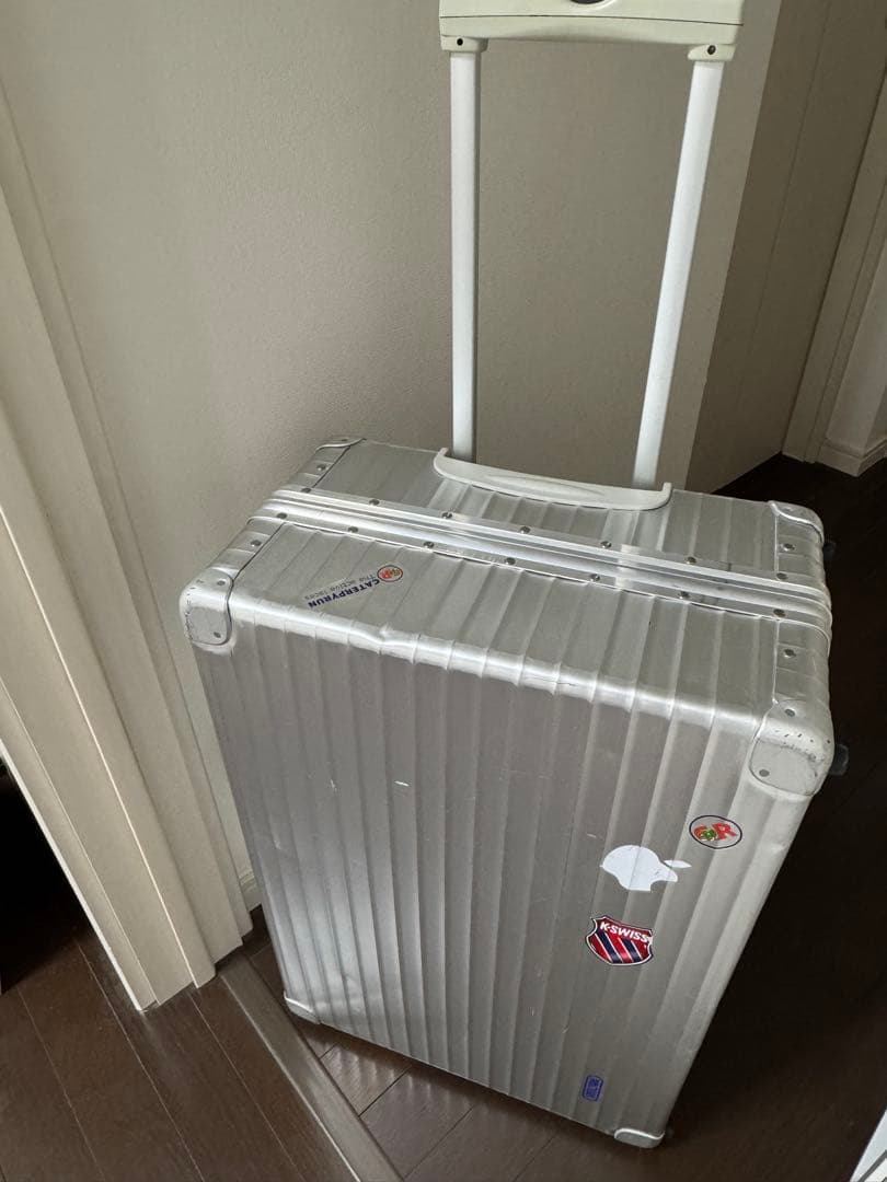 シルバー キャリーケース 伸縮式ハンドル