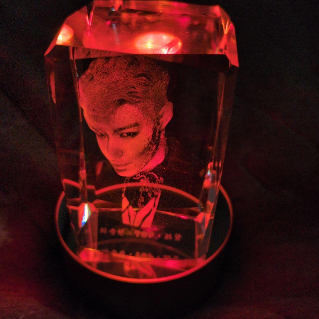 激レア　BIGBANGLEDクリスタル置物　G-DRAGON　T.O.P セット