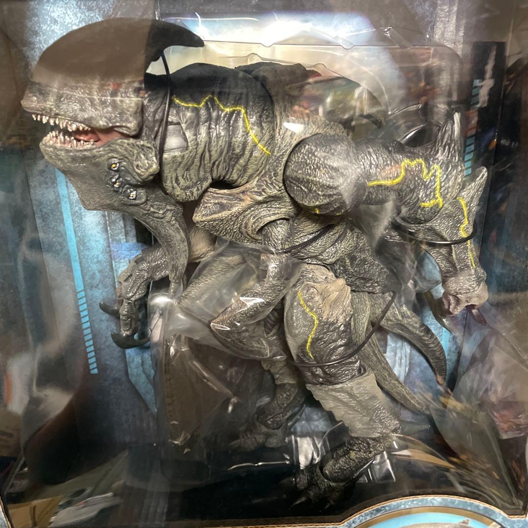 パシフィック・リム　フィギュア　KAIJU MUTAVORE ネカ　NECA