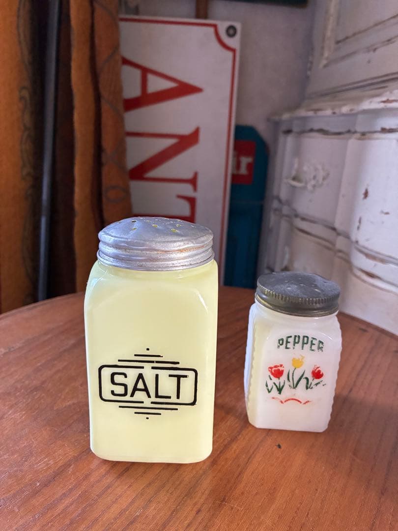 アンティーク　マッキー　カスタード　ミルクガラス　シェイカー　調味料入　アメリカ