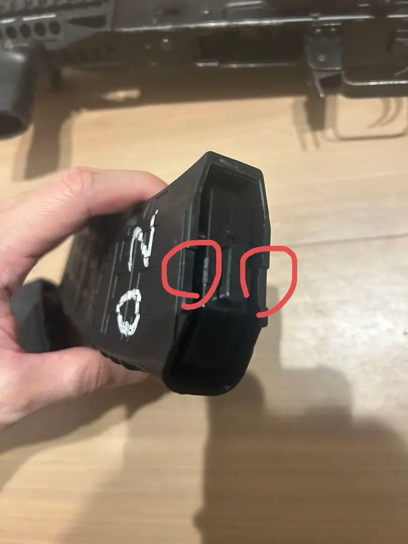 東京マルイ　次世代電動ガン　AK102 マガジンアダプター付き