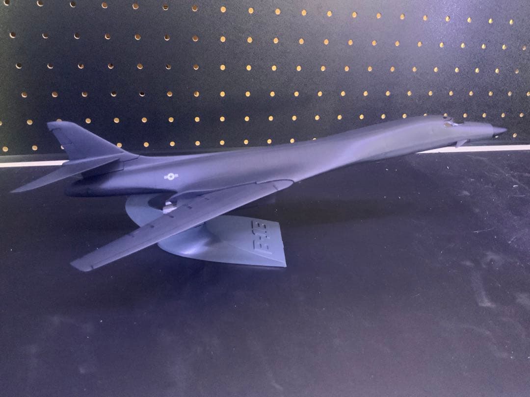 1/144スケールB1bランサー完成品