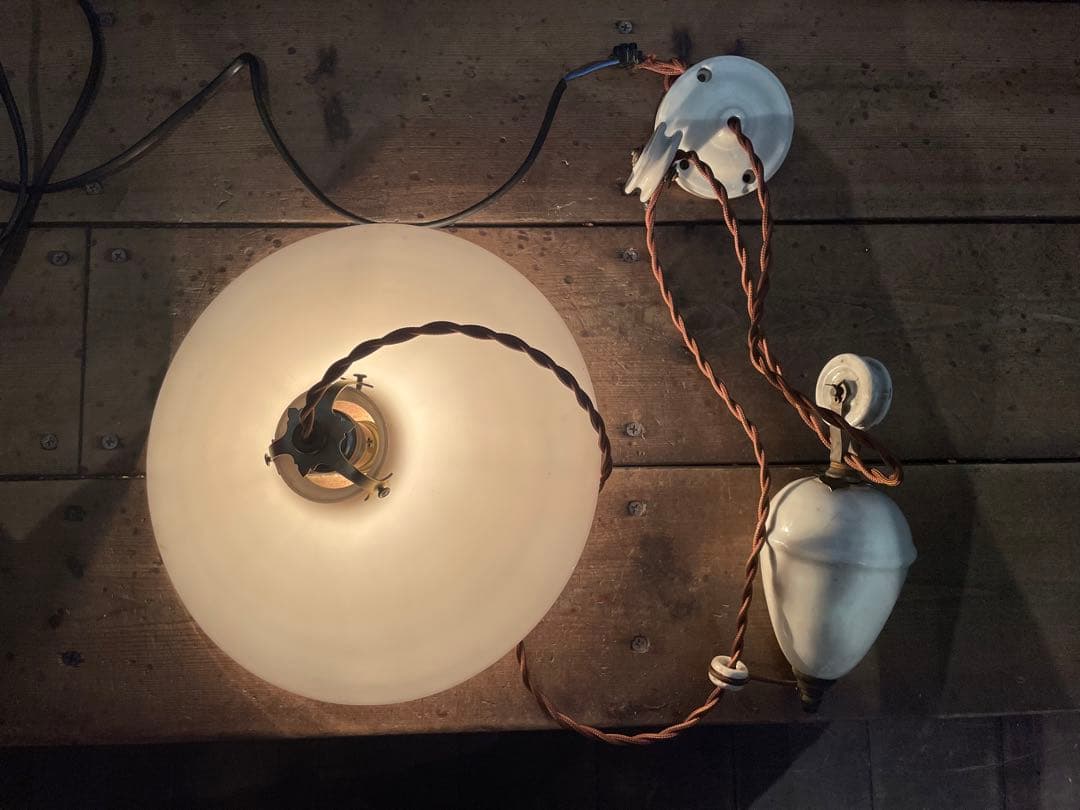 【merci】 2-f. フランス　吊り下げ　滑車　ミルクガラス　シェード