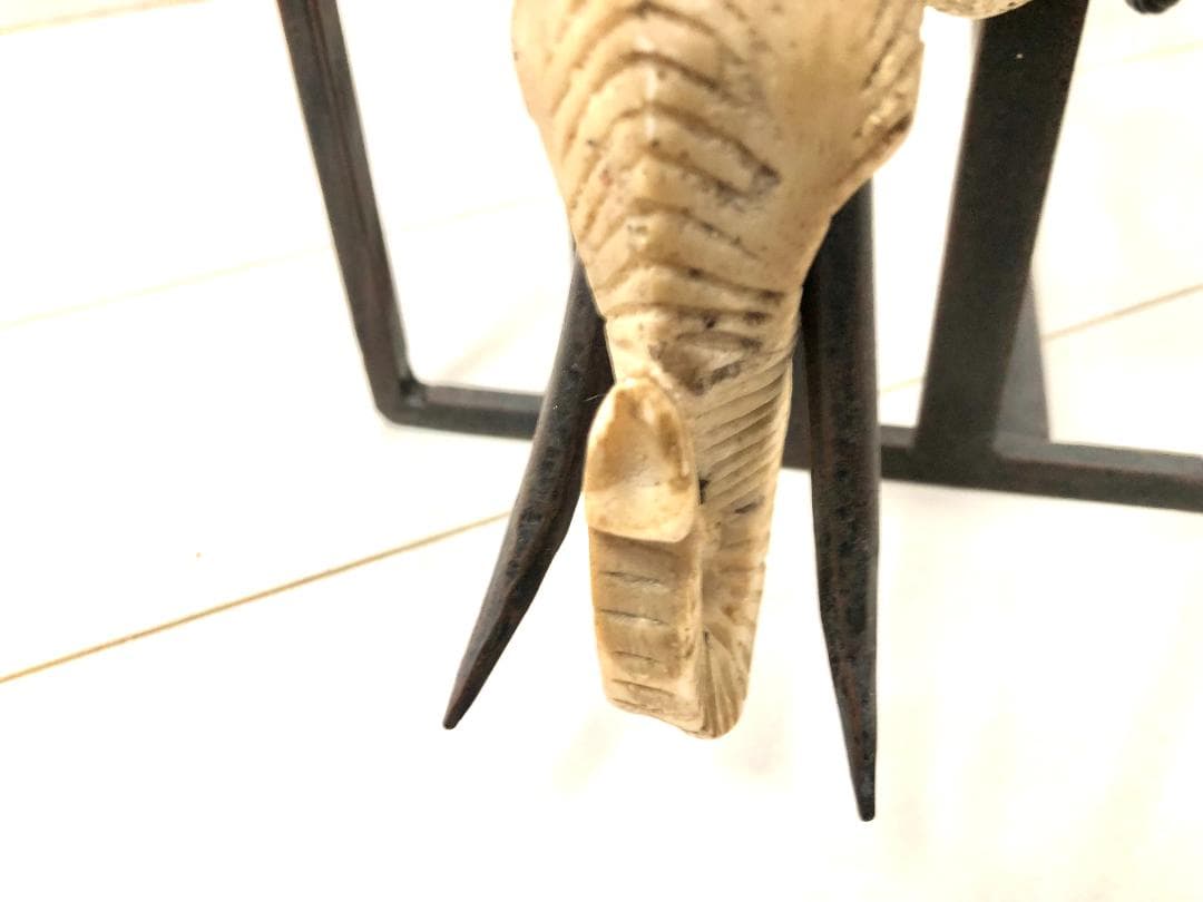 【レア・アンティーク】アイアンラック 石像彫刻 ワインラック 8本収納可 象顔