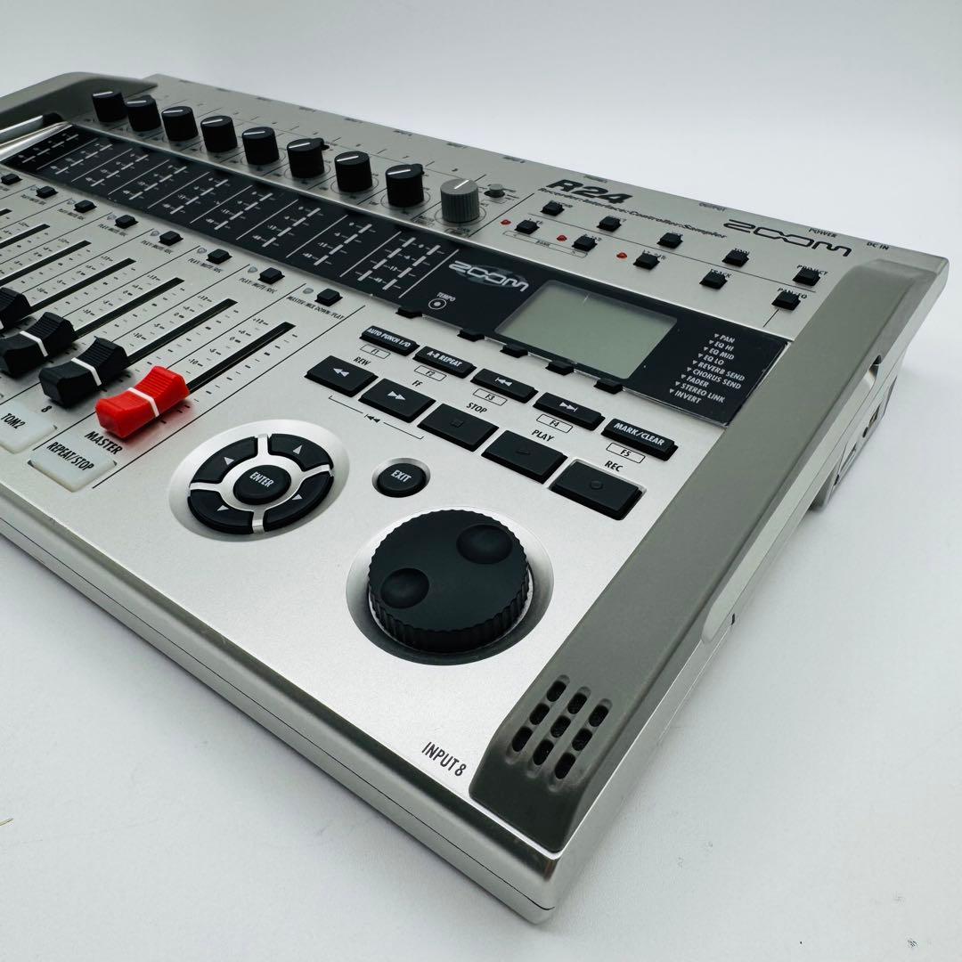 ZOOM R24 マルチトラックレコーダー