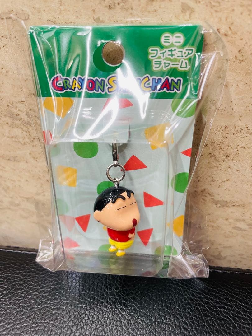 クレヨンしんちゃん　ミニフィギュアチャーム　全6種