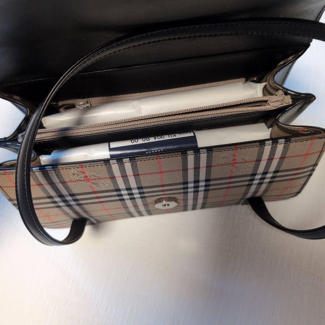 バーバリー　ハンドバッグ　ノバチェック　ロゴ型押し　ミニバッグ　バイカラー