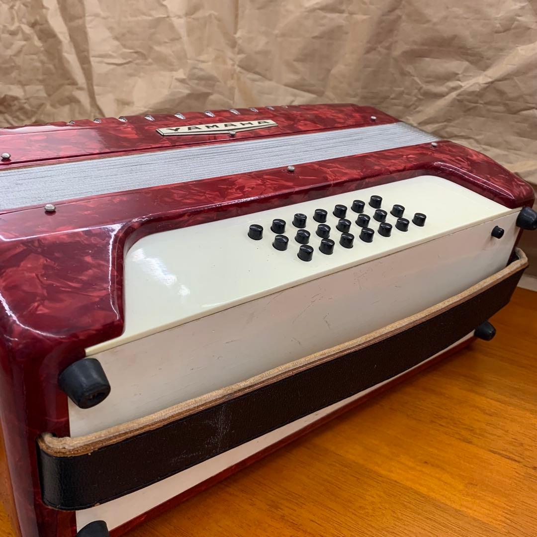 ★ YAMAHA アコーディオン 型番不明 32鍵盤 赤 動作確認済み