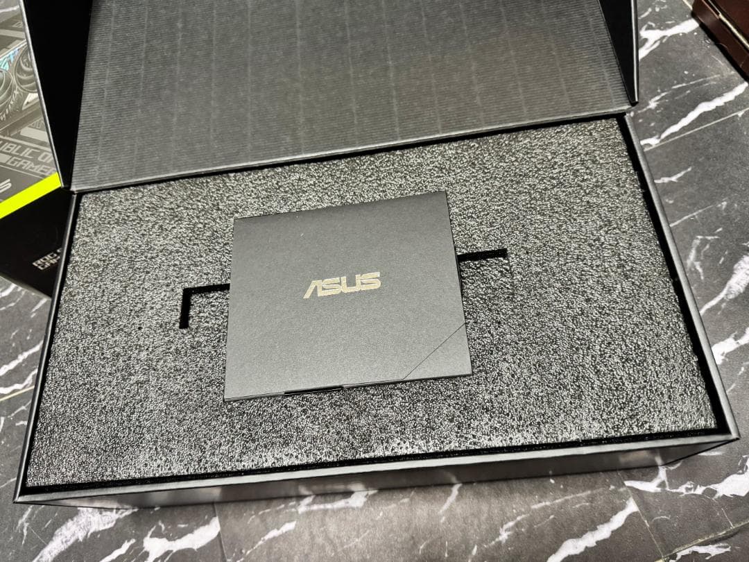 【中古】ASUS ROG STRIX GeForce RTX 5070 OC