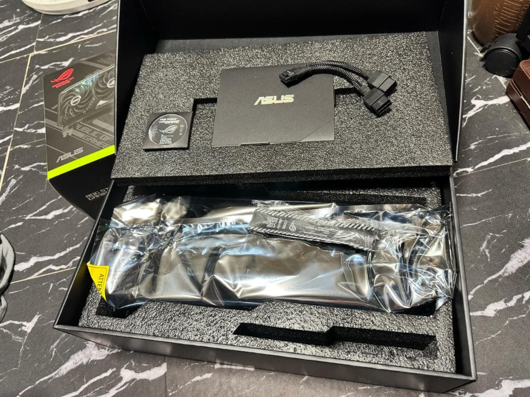 【中古】ASUS ROG STRIX GeForce RTX 5070 OC