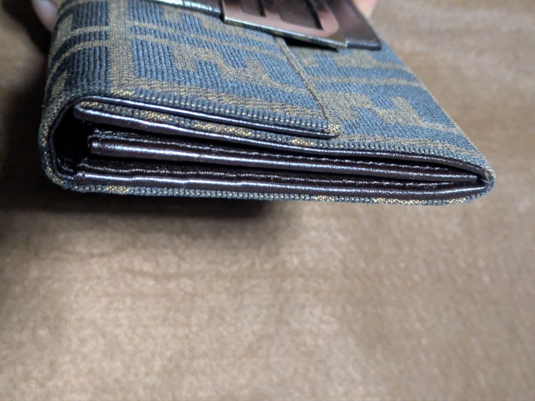 FENDI フェンディ ズッカ ブラウン 二つ折り長財布