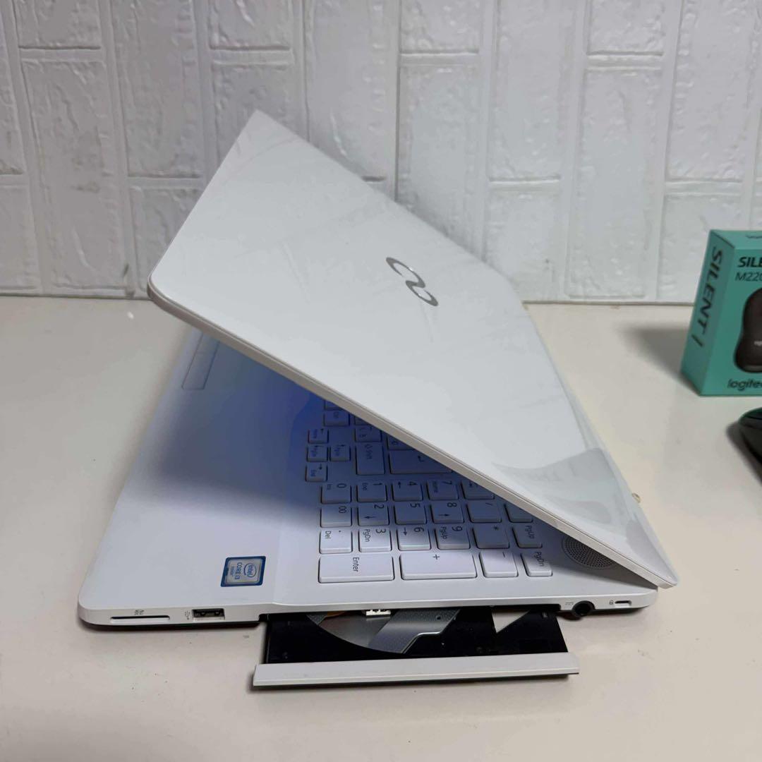 Windows11オフィス付き　サクサクSSD256GB 美品　富士通ノートPC