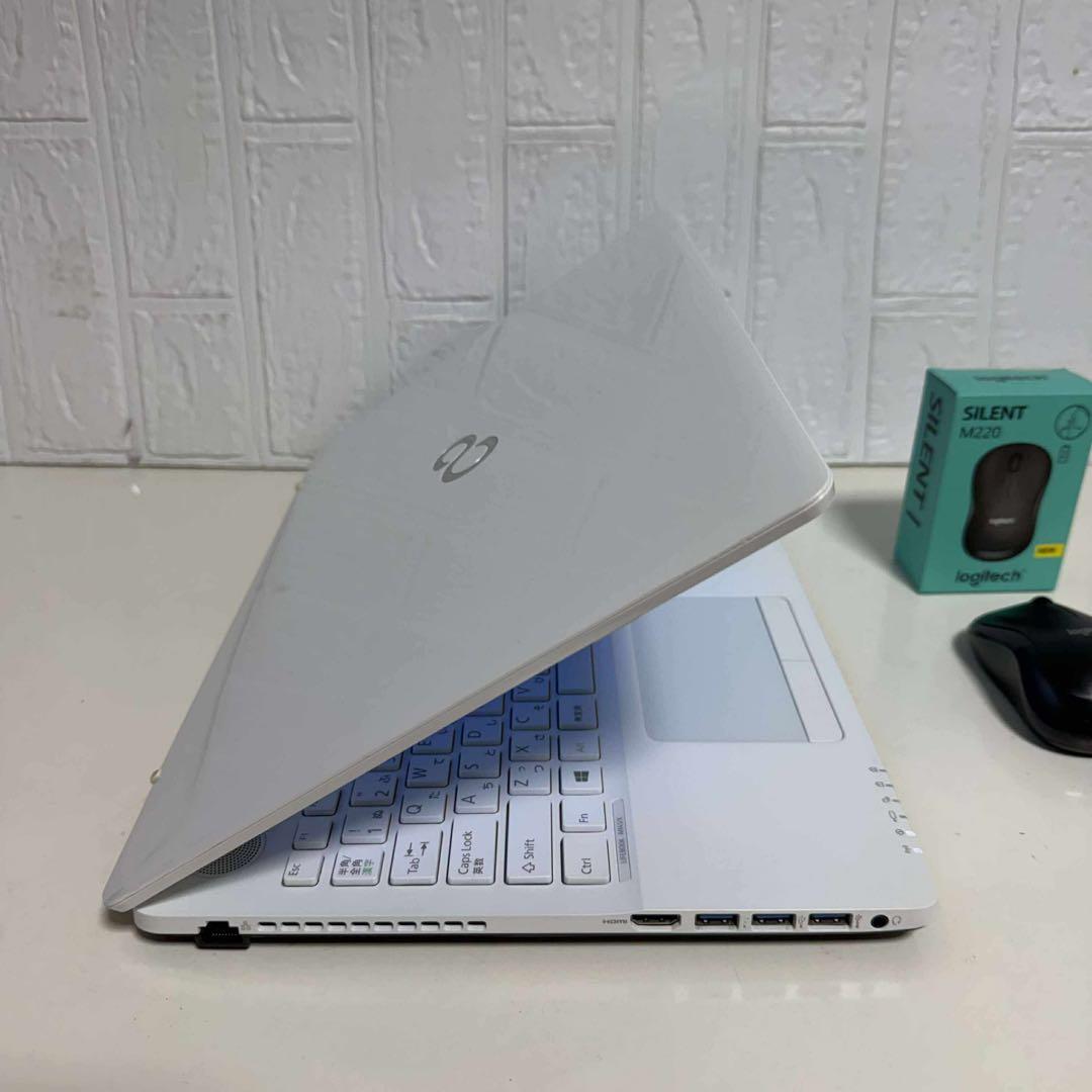 Windows11オフィス付き　サクサクSSD256GB 美品　富士通ノートPC