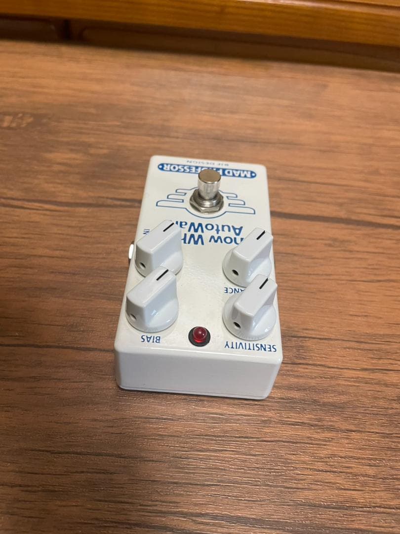 ギター MAD PROFESSOR  White AutoWah
