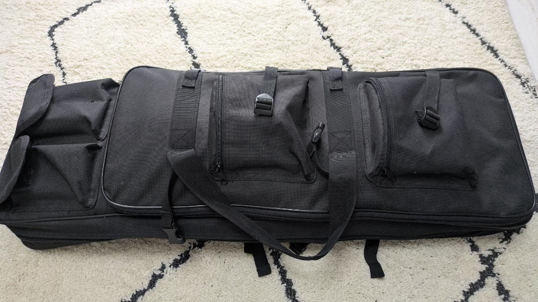 18禁エアガン4丁のセット販売(バッテリーとケース付き)