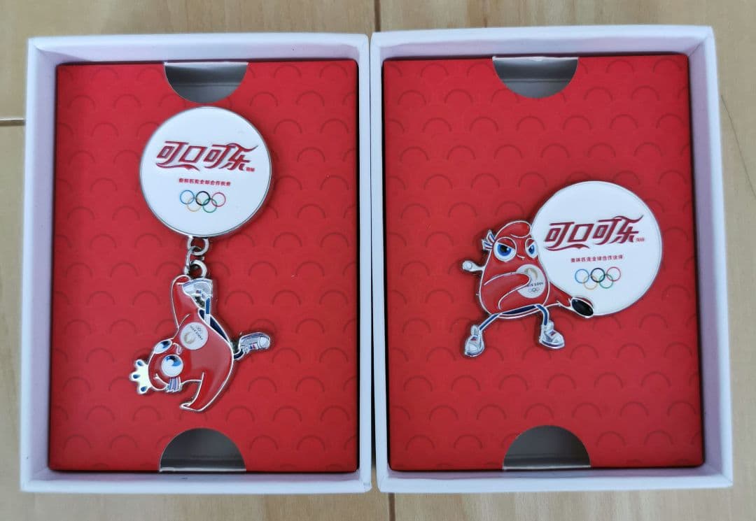 【2024 パリ オリンピック】ピンバッジ コカコーラ中国 ノベルティ 非売品