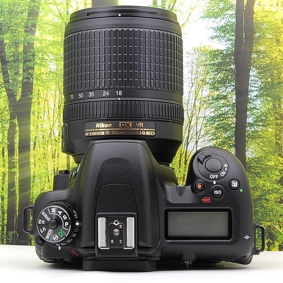 ショット数3枚！？グランプリ一眼レフカメラ☆WiFi機能つき☆ニコン D7500