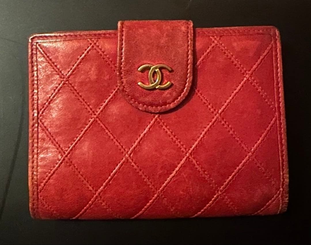 CHANEL 二つ折り財布 赤