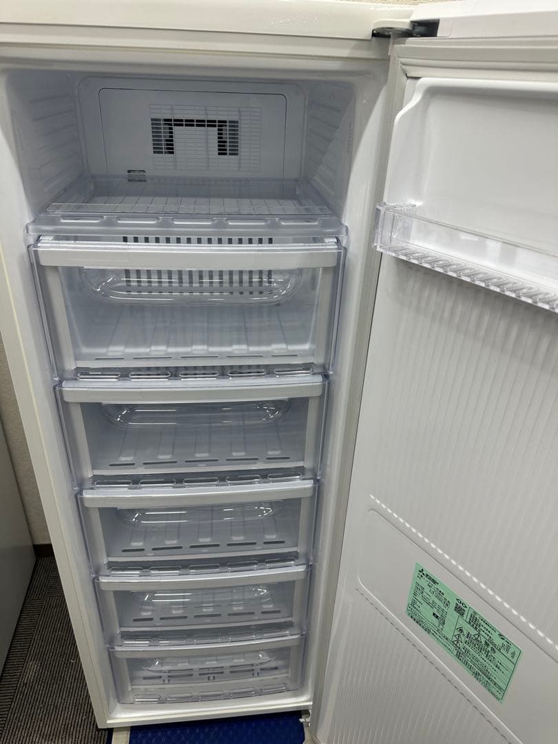 23年製 三菱 冷凍庫 144L 1ドア MF-U14H-W ホワイト　右開き