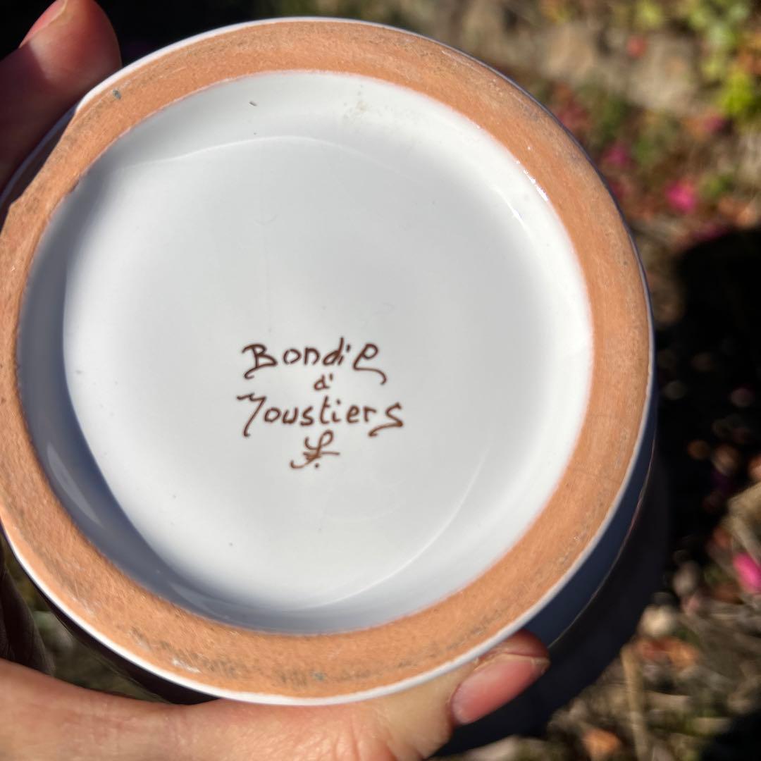 フランス製 ムスティエ（Moustiers）手描き 花模様 蝶々 陶器 花瓶