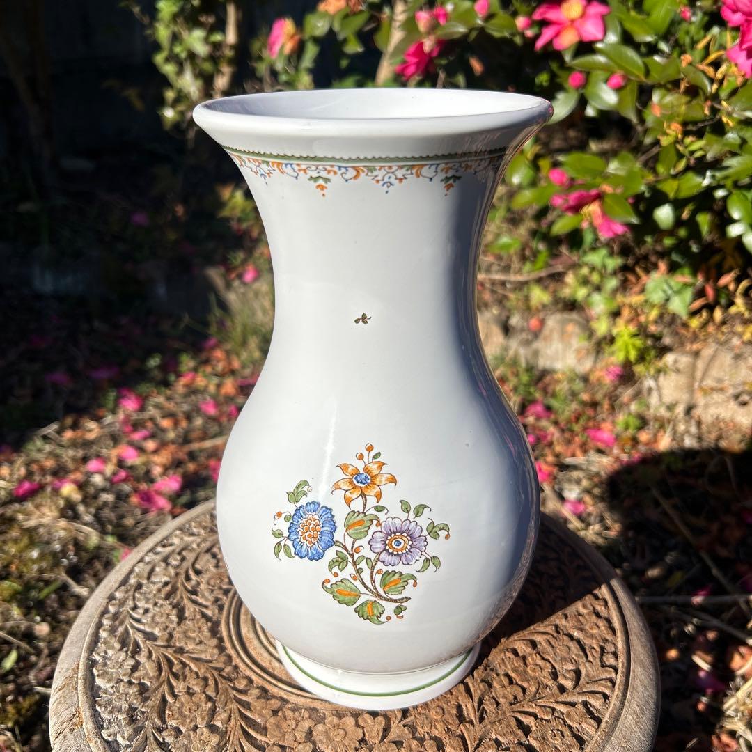 フランス製 ムスティエ（Moustiers）手描き 花模様 蝶々 陶器 花瓶