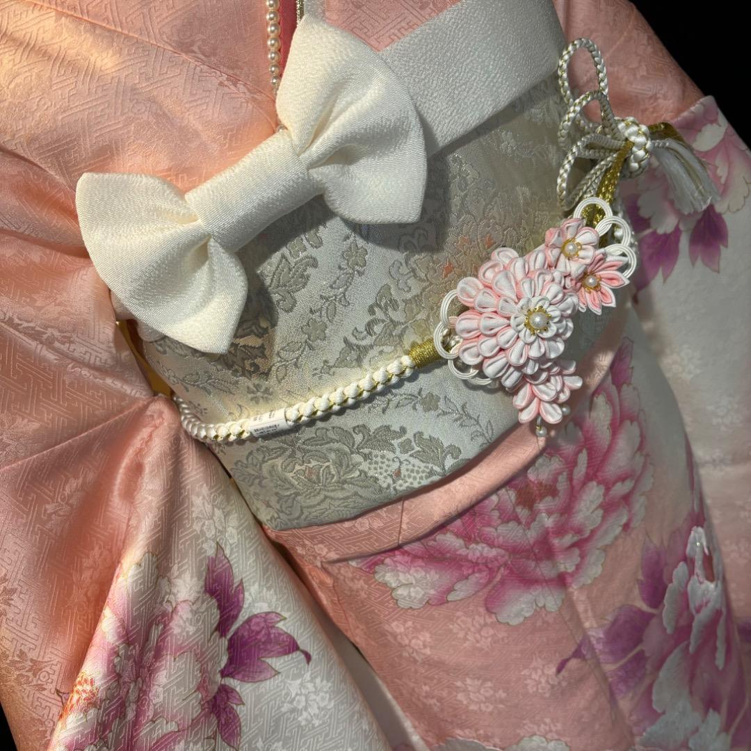 美品　地紋　染分け　豪華刺繍　牡丹　逸品　振袖　フルセット 振り袖