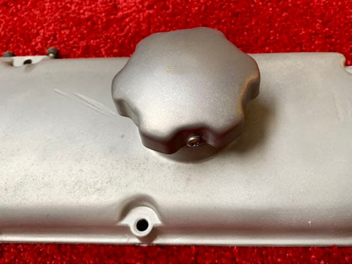 ☆【ボルボ】240 タペットカバー・カムカバー・フィラーキャップ・塗装剥離済み