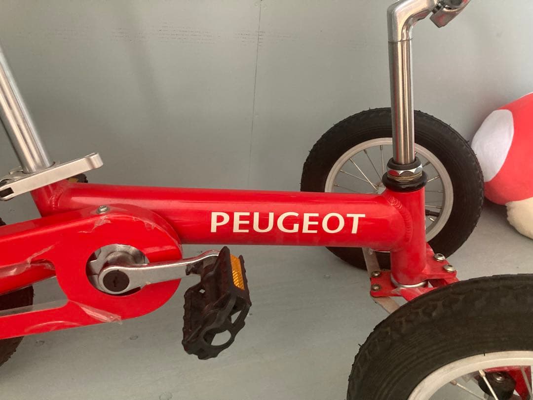 ビンテージ　PEUGEOT 赤 三輪車