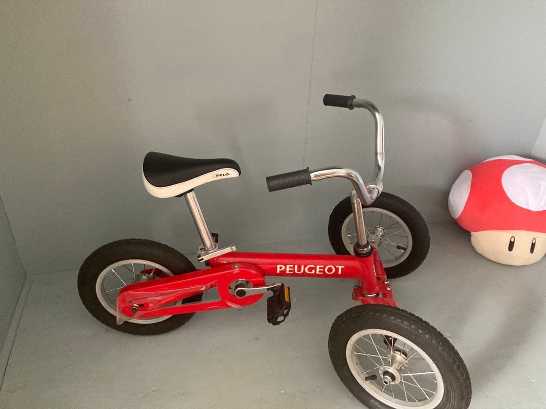 ビンテージ　PEUGEOT 赤 三輪車