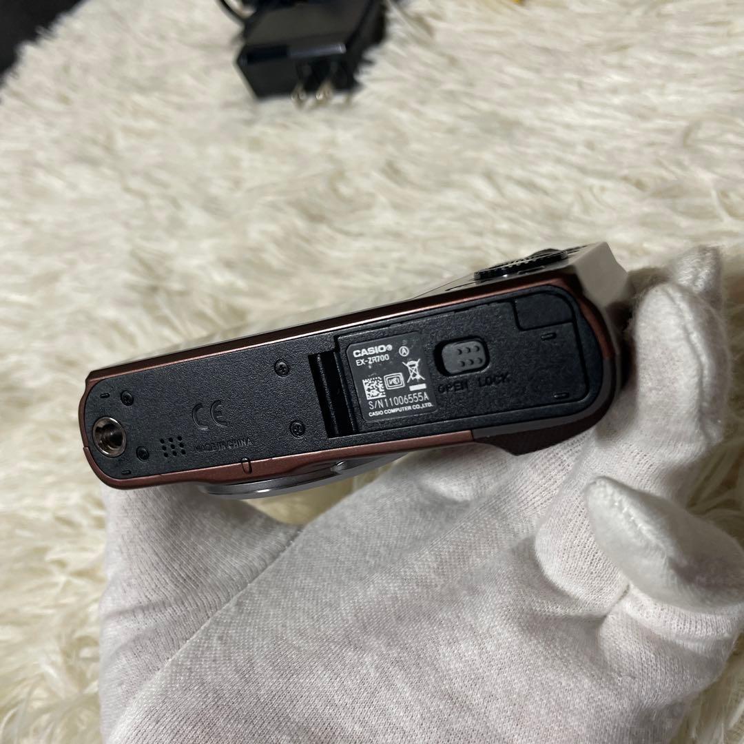 デジタルカメラ CASIO EXILIM EX-ZR700