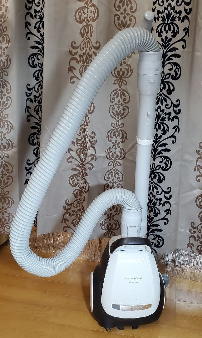 軽量・強力！　Panasonic　紙パック式掃除機　紙パック付　ホワイト　家電
