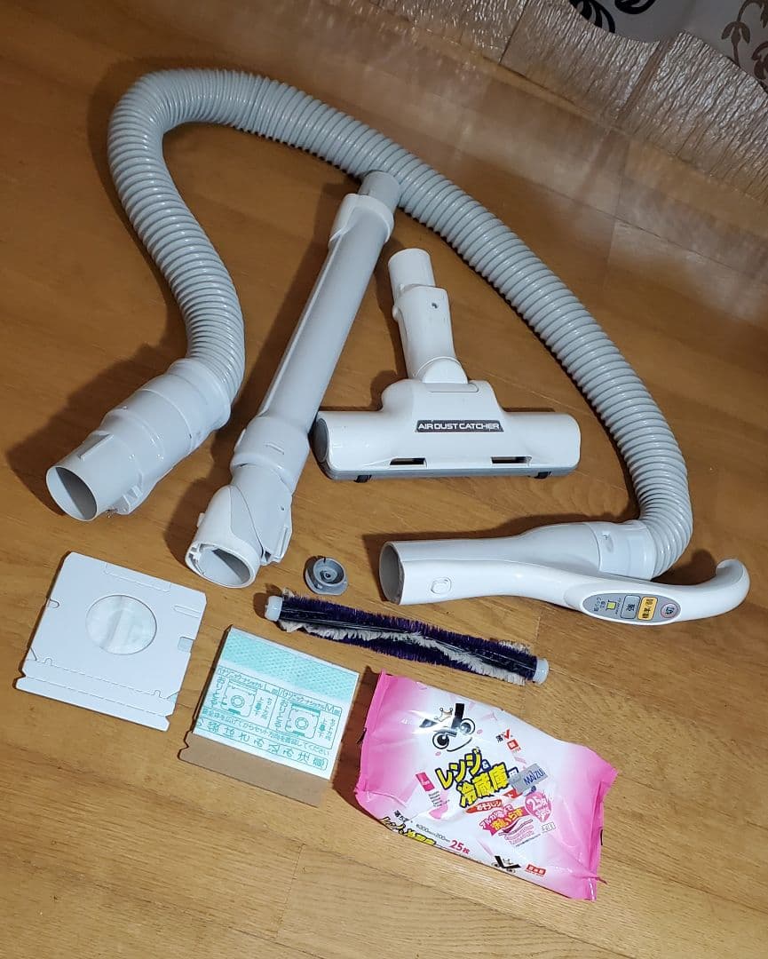 軽量・強力！　Panasonic　紙パック式掃除機　紙パック付　ホワイト　家電