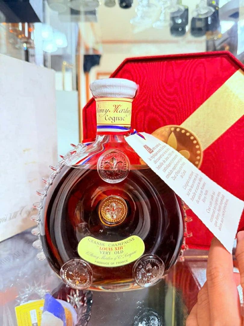 REMY MARTIN Louis XIII Cognac 赤い八角形パッケージ