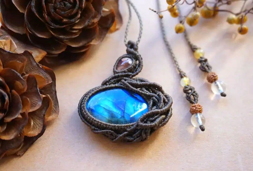 ラブラドライト カンテラオパール マクラメネックレス