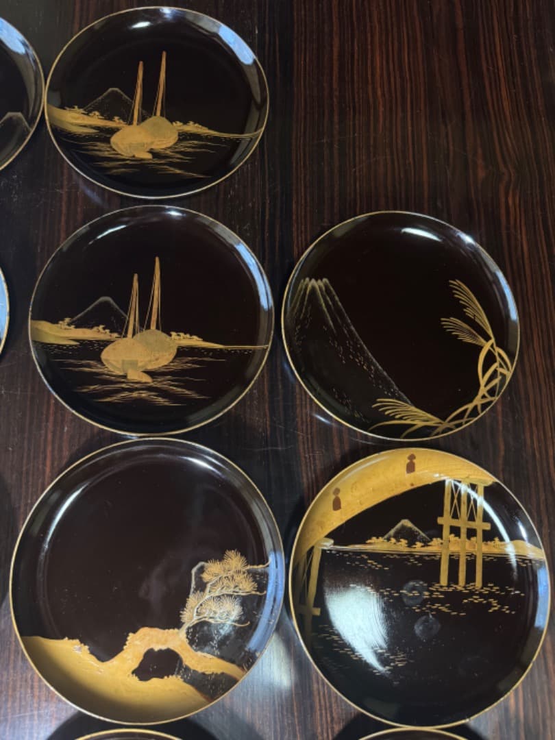 漆塗り絵皿 富士山風景入り 19枚セット（推定 江戸時代初期）