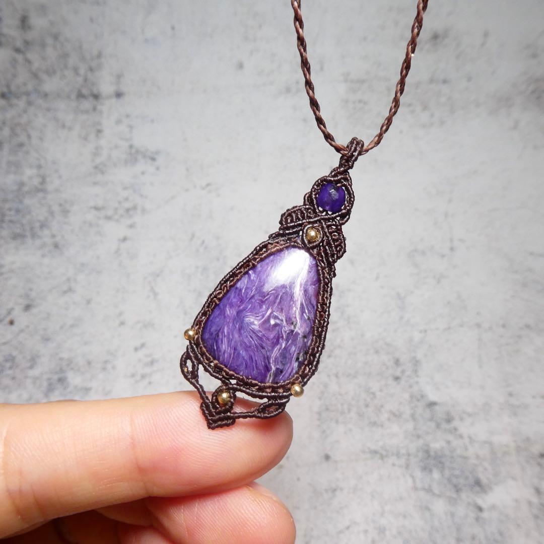 チャロアイトのマクラメネックレス