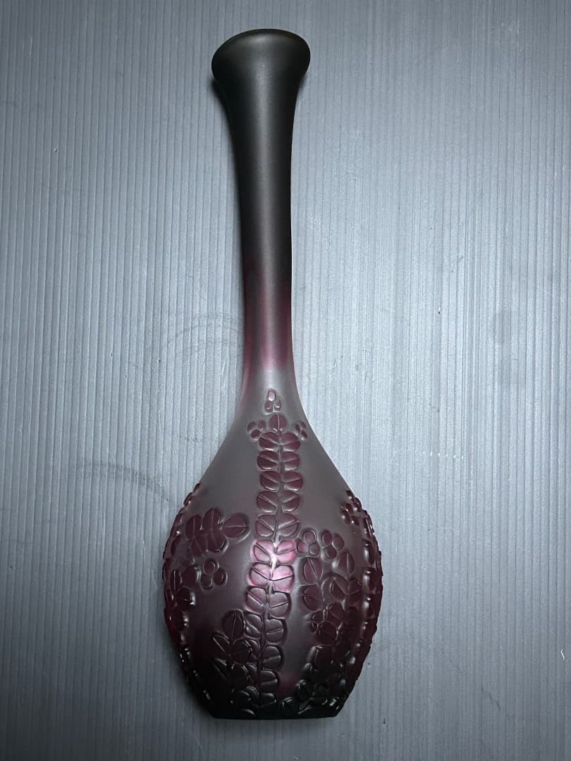 サンドブラスト加工によるガラスの花生け