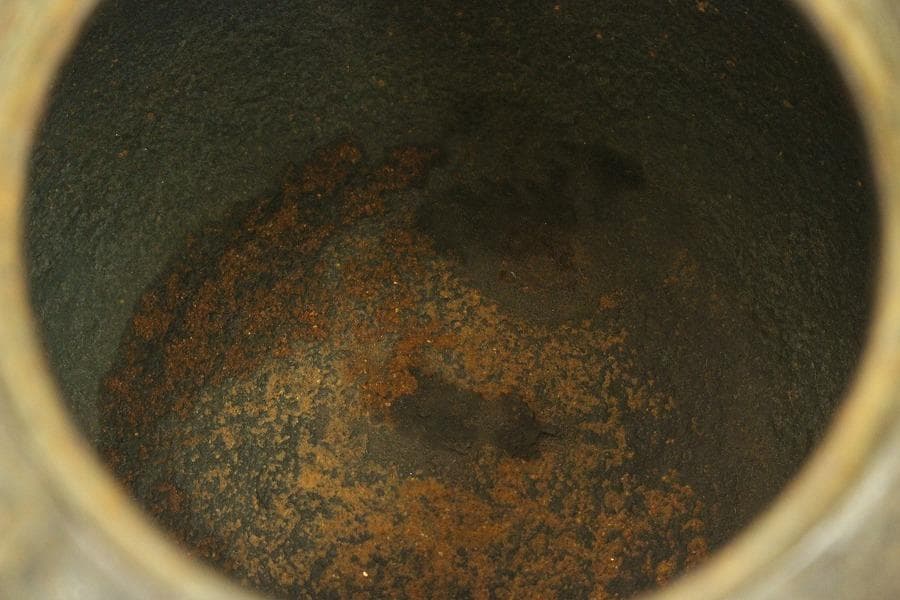 有山金生堂造 丸形 輪花 鉄瓶 在銘 時代物(A924)